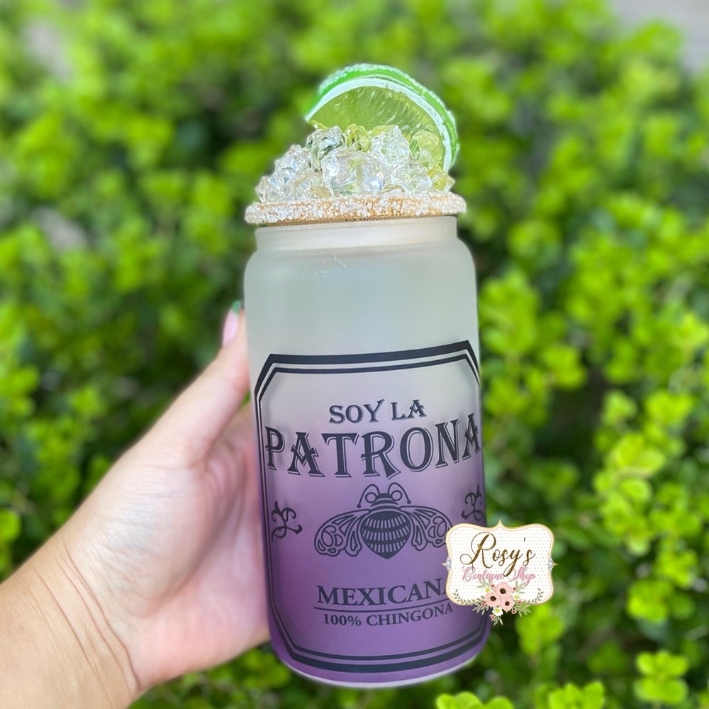 Yo Soy la Pattona 16oz Glass Cup with Ice lid topper